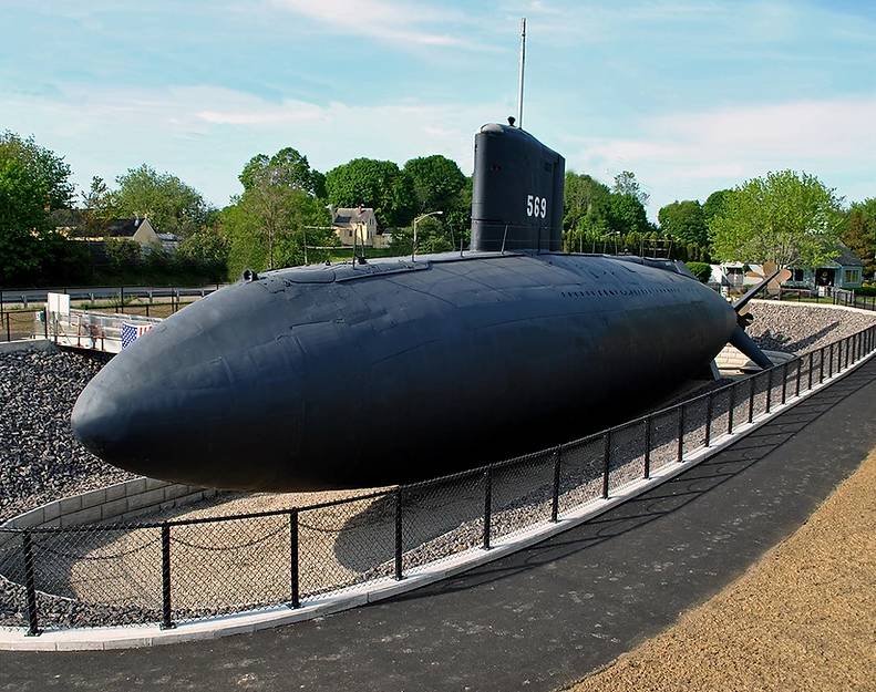 portsmouth nh submarine tour